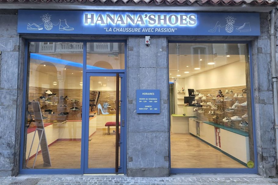 Devanture boutique Panneaux effet bois, enseigne